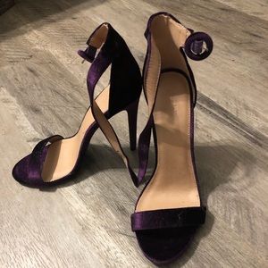 Never worn, they were too big for me.